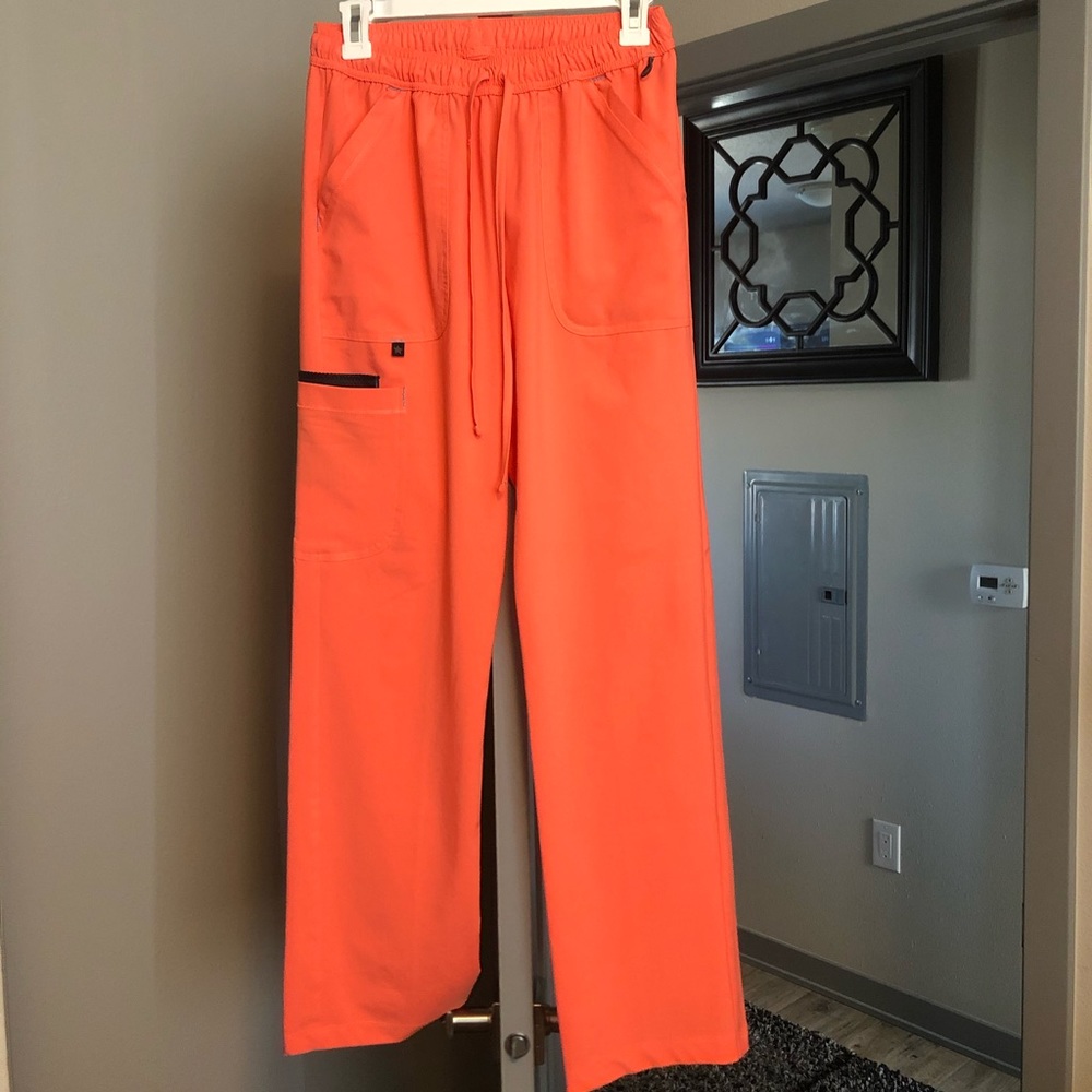 ScrubStar Scrub Set - Picture 5 of 6